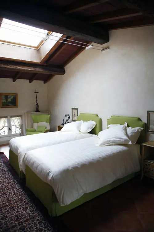 Superior Verbena, La Torre dei Canonici